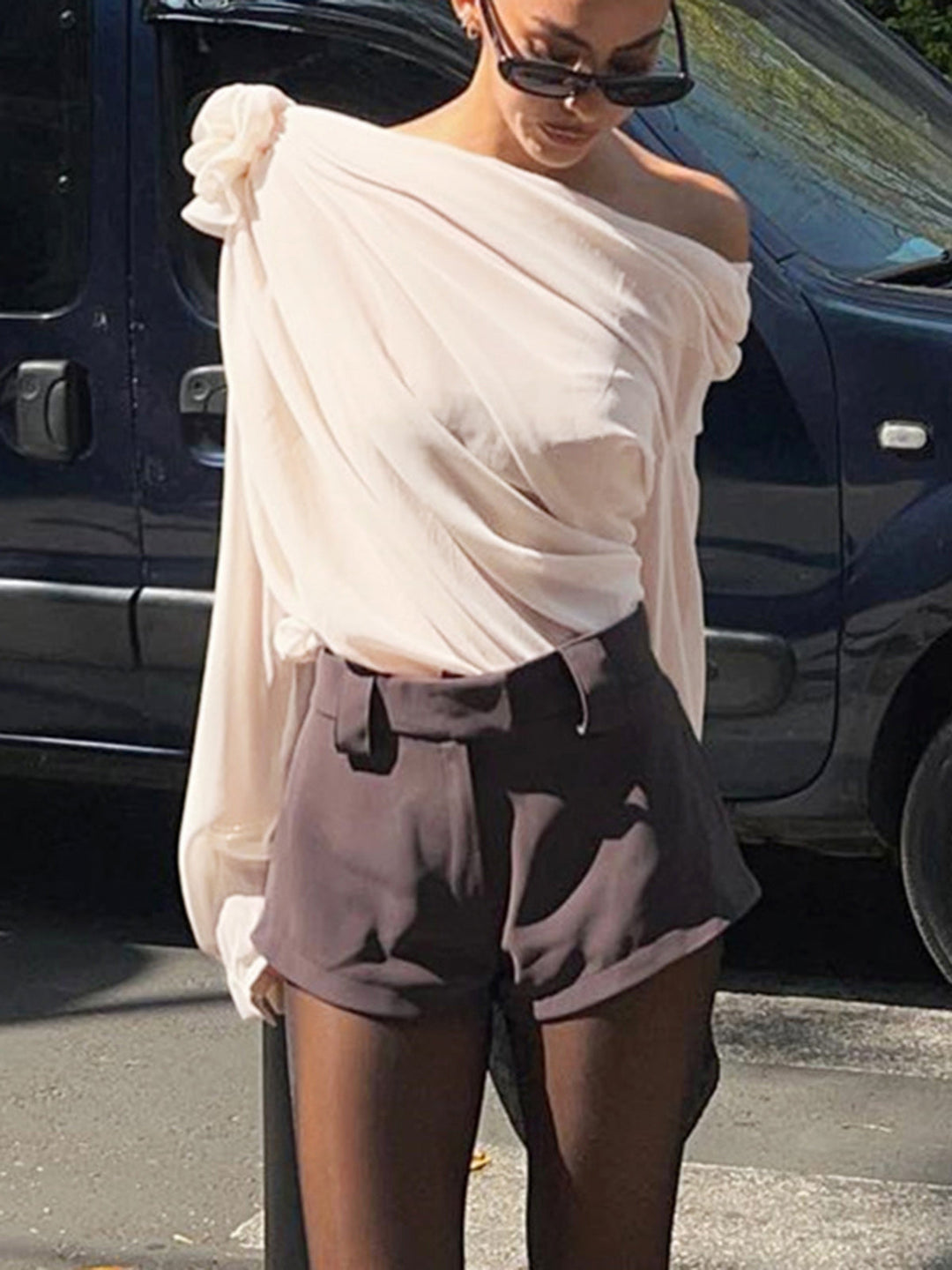 חולצה אסימטרית